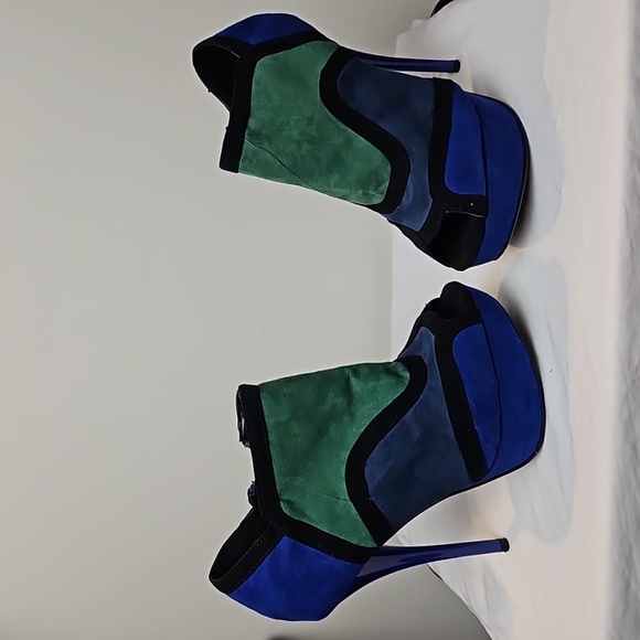 Qupid Low Booties (6) - Picture 5 of 9